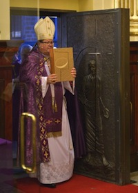 Ouverture de la porte sainte, crédit Yan Doublet, Le Soleil