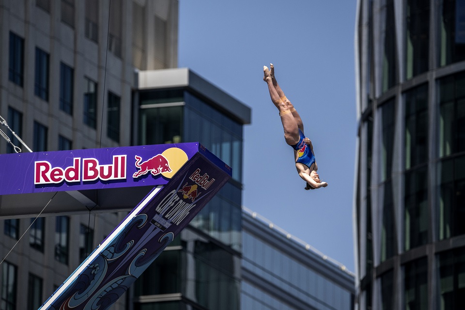 Tourisme Montréal décroche la série mondiale Red Bull Cliff Diving pour